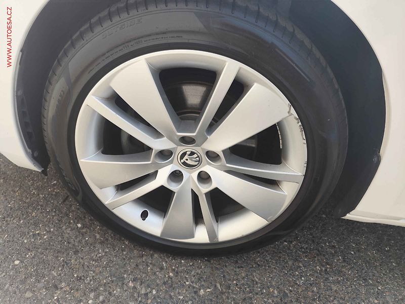 Škoda Superb (2018) 2.0 TDI, 2.maj,ČR, AC, TZ - fotka 28 z 28