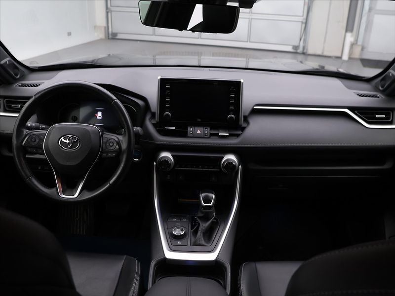 Toyota RAV4 2,5 Hybrid Black Edition 4WD e - fotka 26 z 34