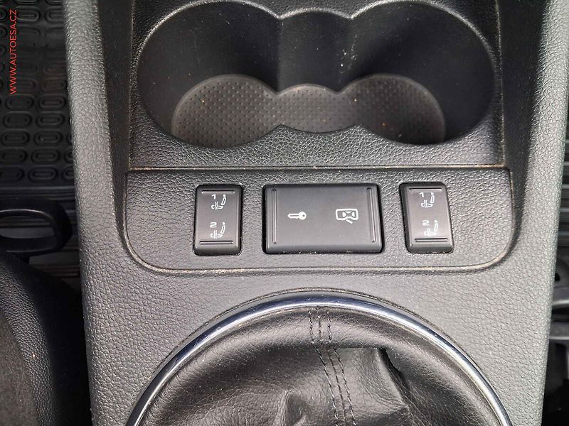 Škoda Roomster (2010) 1.2 TSi, Scout, +kola - fotka 13 z 19
