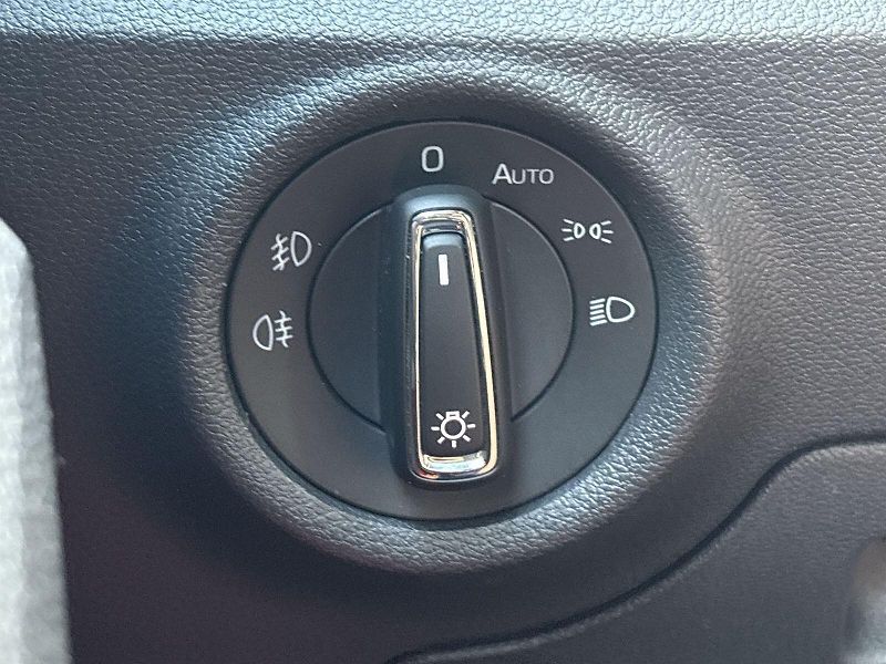 Škoda Kamiq (2023) 1.5 TSI Scoutline - fotka 16 z 30