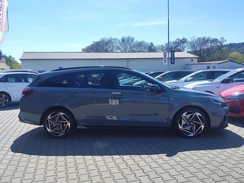 Hyundai i30 1.5 T-GDi/103kW N-Line DCT - fotka 4 z 33