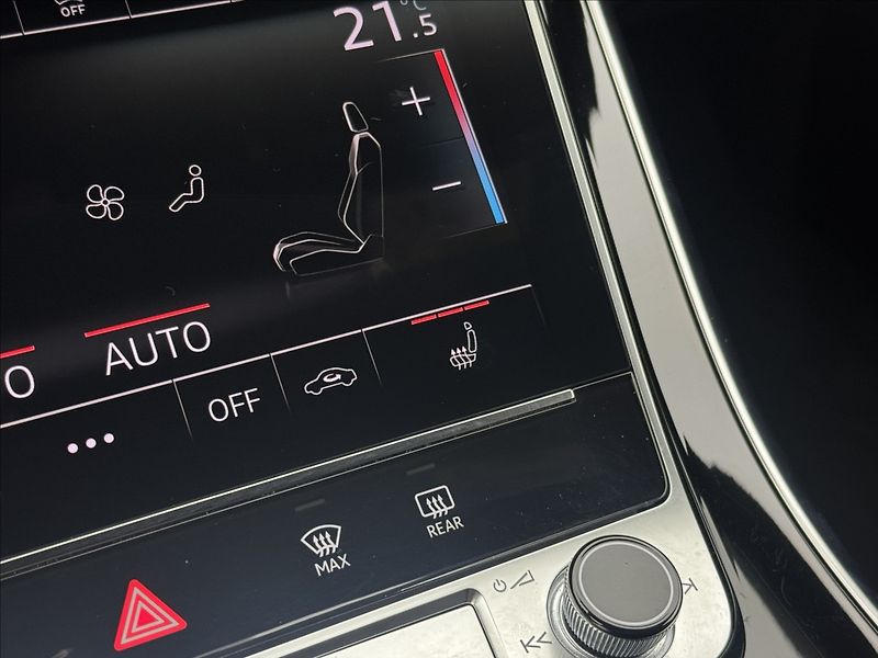 Audi Q8 3,0 S-LINE ZÁRUKA HUD B&O TZ - fotka 30 z 52