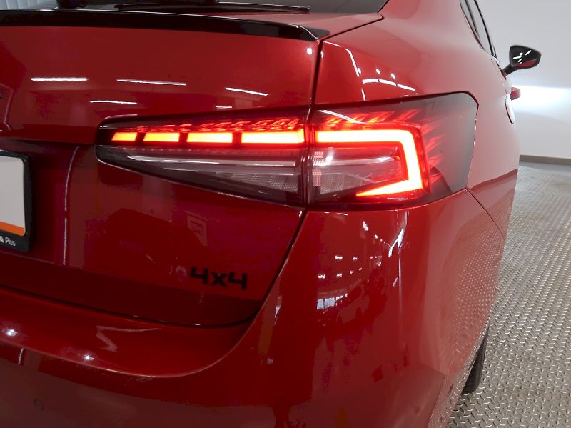Škoda Superb (2025) SPORTLINE 2.0TSI 195KW 4x4 DSG - fotka 11 z 50