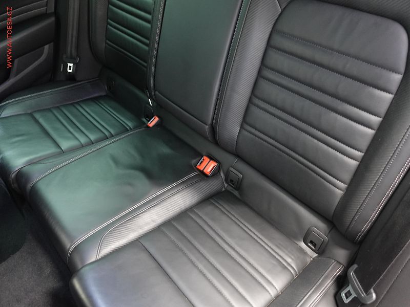 Volkswagen Passat (2019) 2.0 TSI, ČR, R-Line, DSG - fotka 10 z 23
