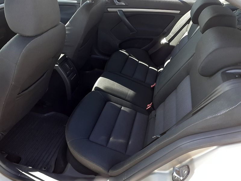 Škoda Octavia (2006) 1.9 TDi  1.MAJ.ČR - fotka 14 z 47