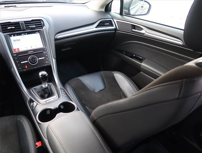 Ford Mondeo (2018) 2.0 TDCI, 4X4, Navi, Tempomat - fotka 8 z 20