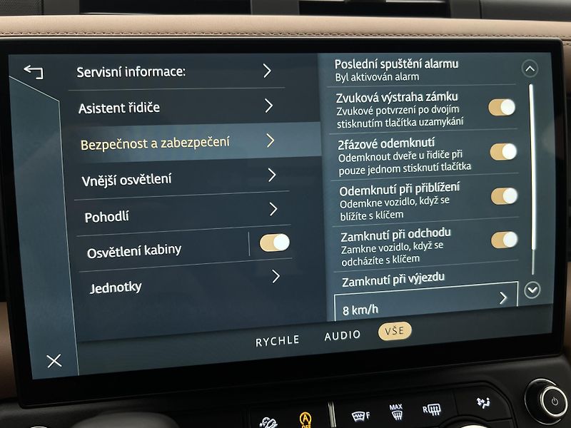 Land Rover Defender (2026) 110 P425 X-DYNAMIC HSE AWD Aut - fotka 43 z 53