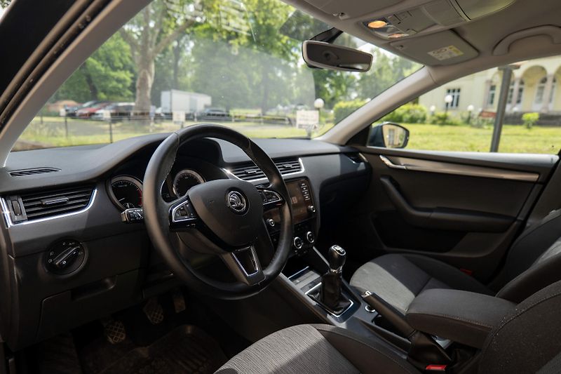 Škoda Octavia 1.4 TSI 110 kW Tažné CarPlay - fotka 11 z 31