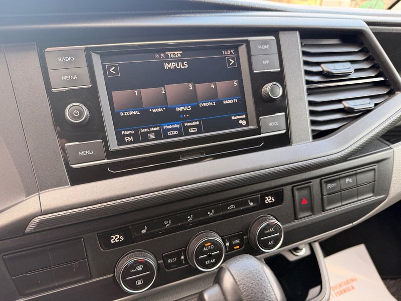 Volkswagen Caravelle (2023) T6.1 2.0TDI 110kW DSG 7MÍST - fotka 13 z 14