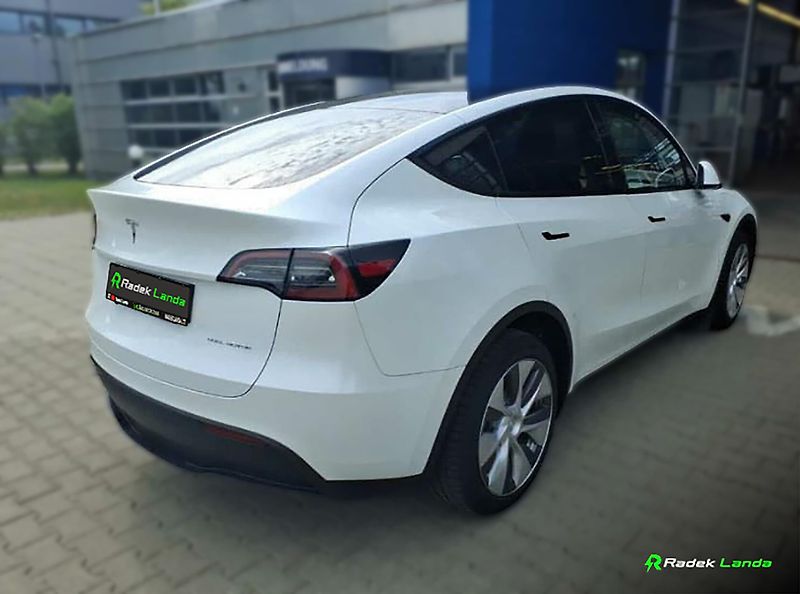 Tesla Model Y (2023) Long Range AWD – 514 HP - fotka 2 z 7