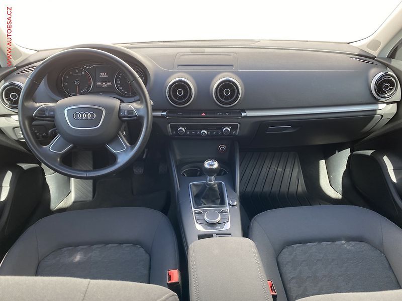 Audi A3 (2016) 1.4TSi SPORTBACK, ČR, AC - fotka 8 z 17
