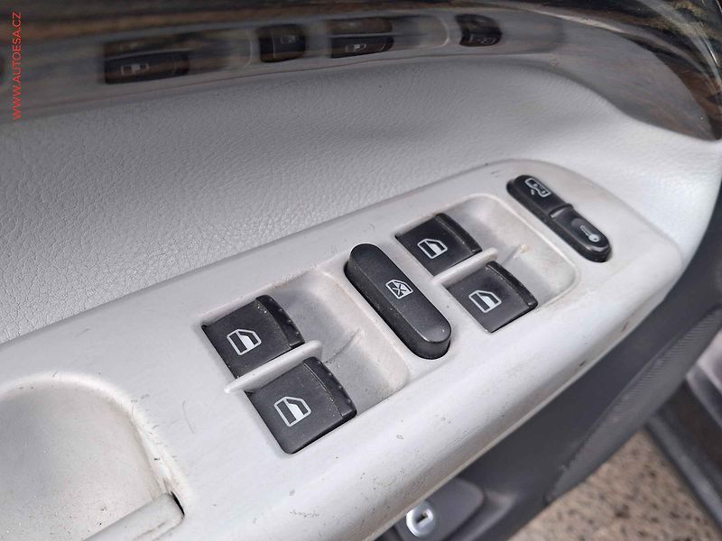Škoda Superb (2007) 2.5TDi, ČR, AT - fotka 13 z 16