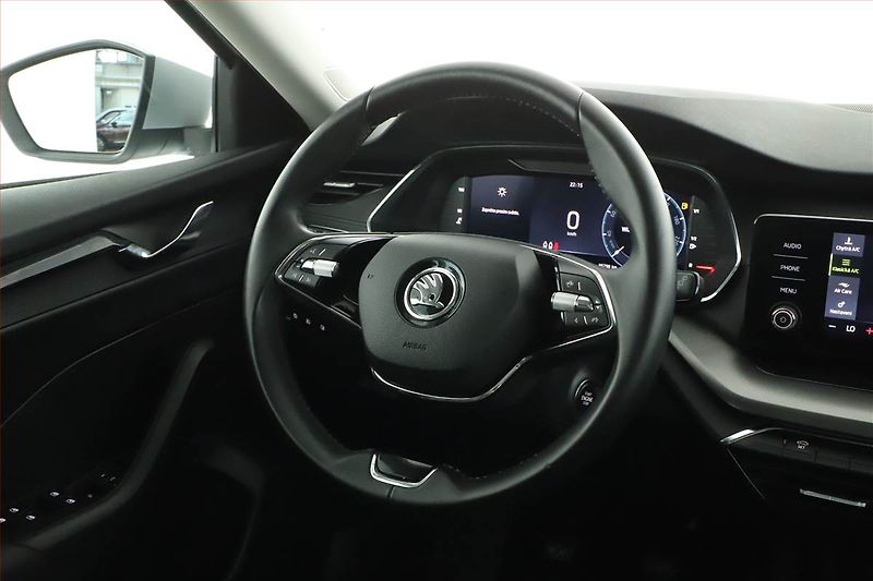 Škoda Octavia (2023) Ambition 2.0 TDI, ČR,1.maj - fotka 13 z 16