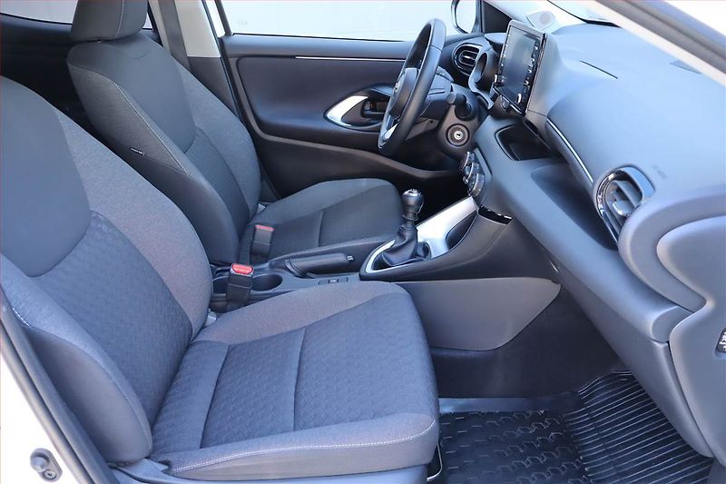 Toyota Yaris (2023) Comfort Style Tech 1.5 VVT-i - fotka 9 z 22