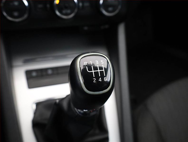 Škoda Octavia (2014) 1.8 TSI, Tempomat - fotka 12 z 16