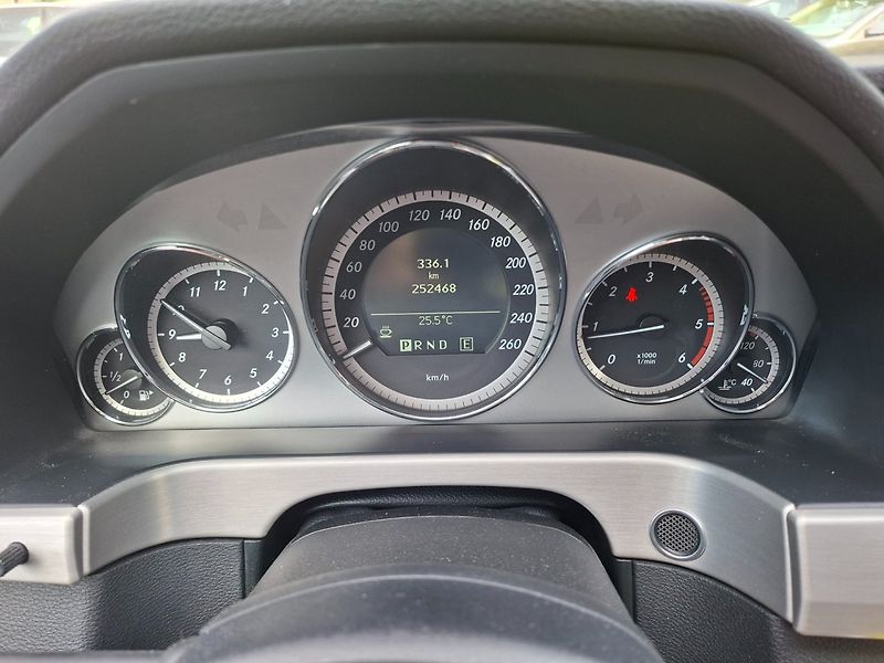 Mercedes-Benz Třídy E (2011) E 250 CDI 150kW 4MATIC - fotka 19 z 41