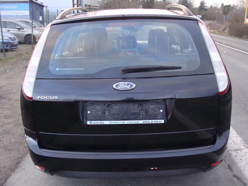 Ford Focus 1.6i - fotka 5 z 25