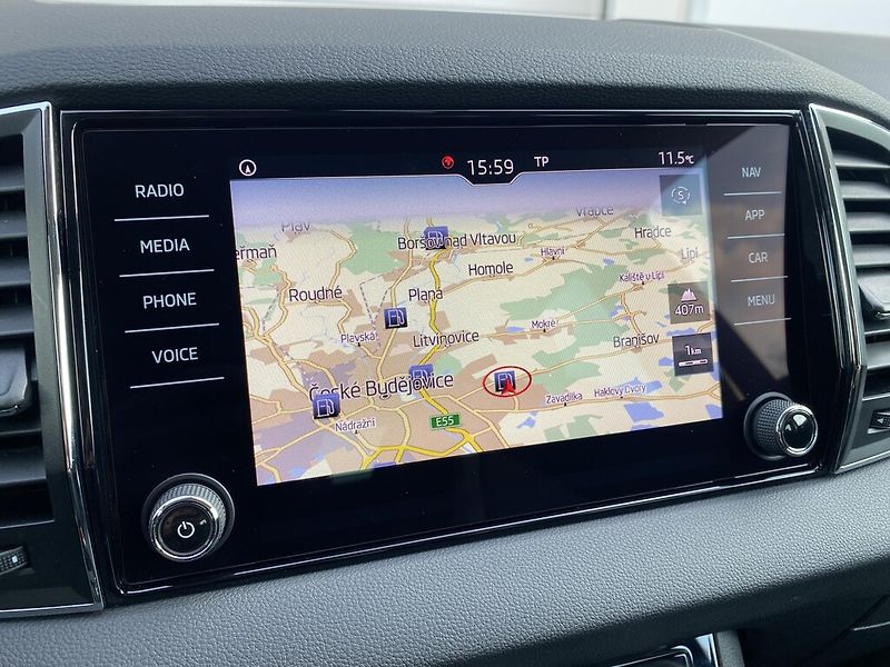 Škoda Karoq 1,5 TSI 110 kW Style - fotka 17 z 28