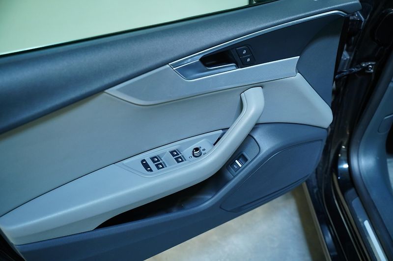 Audi A5 - fotka 12 z 33