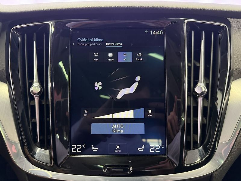 Volvo V60 D4 AWD, WEBASTO, PANORAMA, EL. - fotka 16 z 30