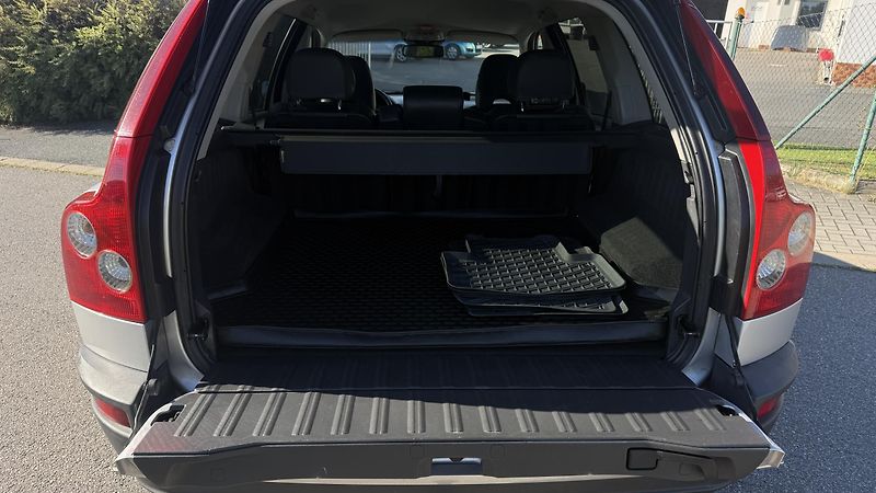Volvo XC90 (2005) 2.4 D5 MANUÁL 120KW HEZKÝ STAV - fotka 14 z 32