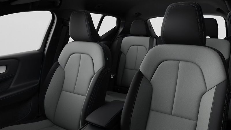Volvo XC40 (2026) DARK B3 PLUS FWD,360°KAMERA - fotka 7 z 9