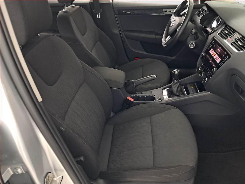 Škoda Octavia (2018) Style 1.6 TDI, Tempomat - fotka 9 z 20