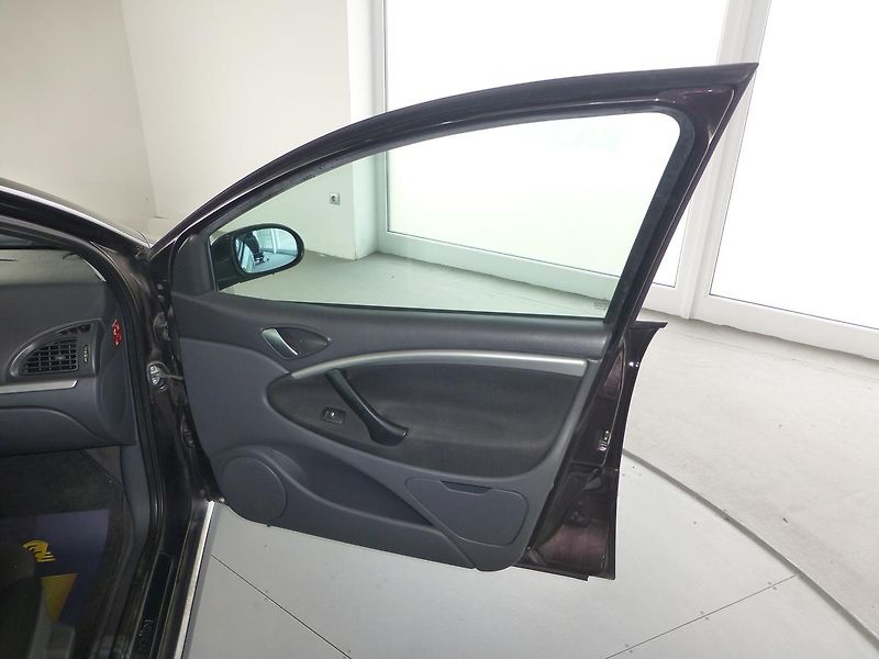 Citroën C5 (2008) 1,6HDI 80KW**DIGIKLIMA**ALU* - fotka 19 z 25