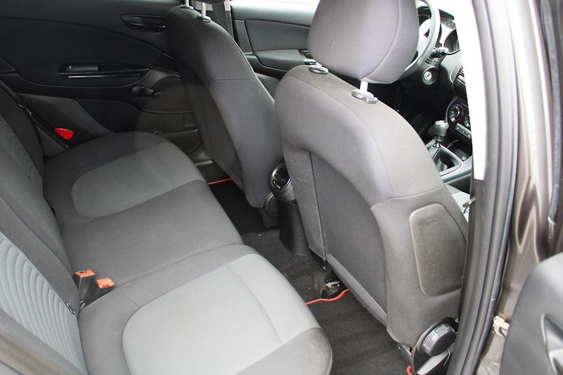 Fiat Bravo (2009) 1,4i KLIMA EL.OKNA 6RYCHL - fotka 11 z 16