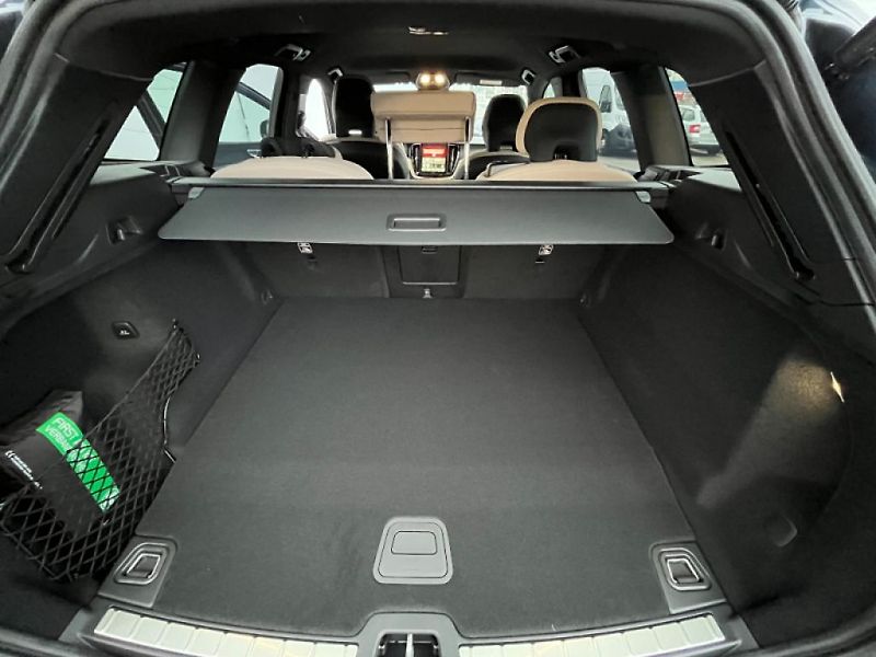Volvo XC60 Plus Dark T6 AWD 257kW - fotka 22 z 25