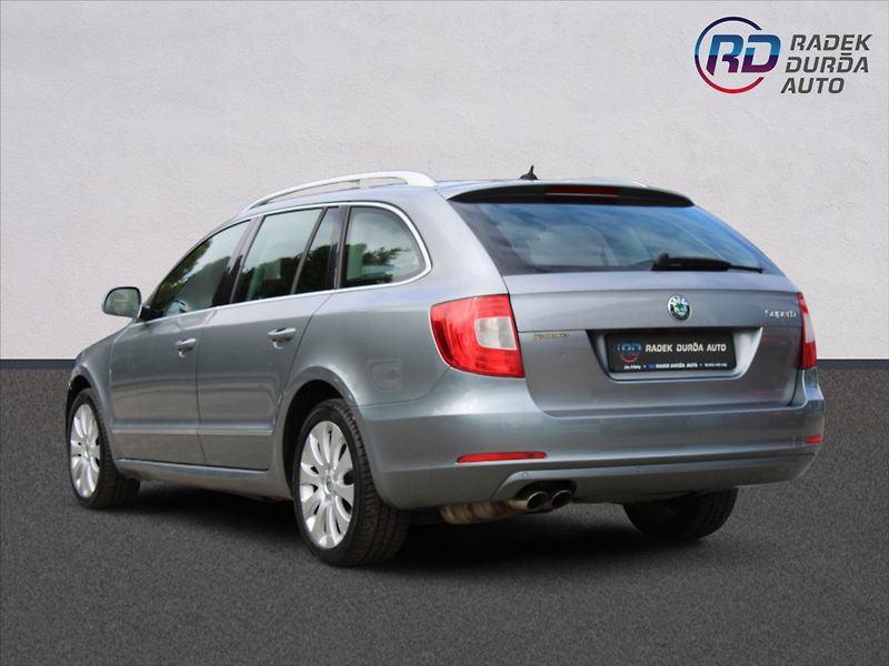 Škoda Superb 2,0 TDI  ČR,AUTOMAT,ELEGANCE - fotka 7 z 29