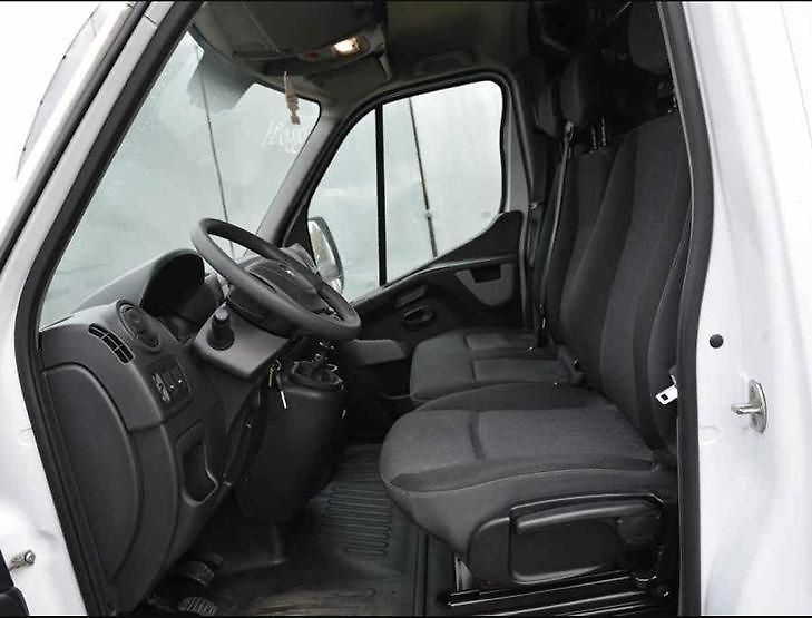 Opel Movano (2018) 2.3DCi 85000km, 9 mist,klima - fotka 9 z 11