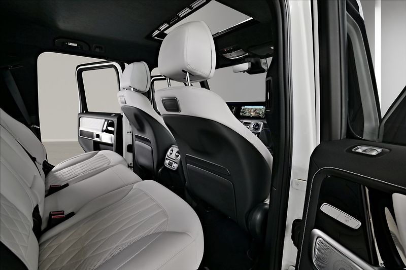 Mercedes-Benz Třídy G G63 4x4 / NIGHT II / TV / BURM - fotka 23 z 25