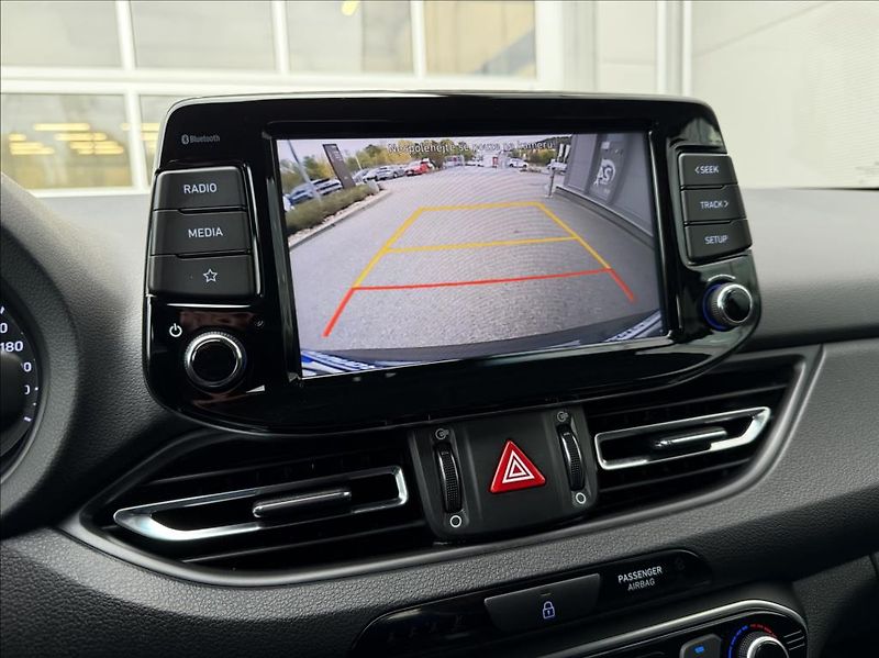 Hyundai i30 1,0 T-GDI DCT  WG Family Smart - fotka 17 z 25