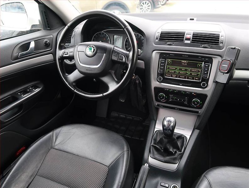 Škoda Octavia (2010) 2.0 TDI, nová STK, v provozu - fotka 7 z 20