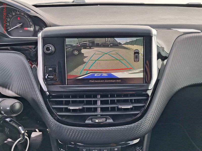 Peugeot 2008 (2018) 1.2 PT, 1.maj,ČR, Active - fotka 15 z 15
