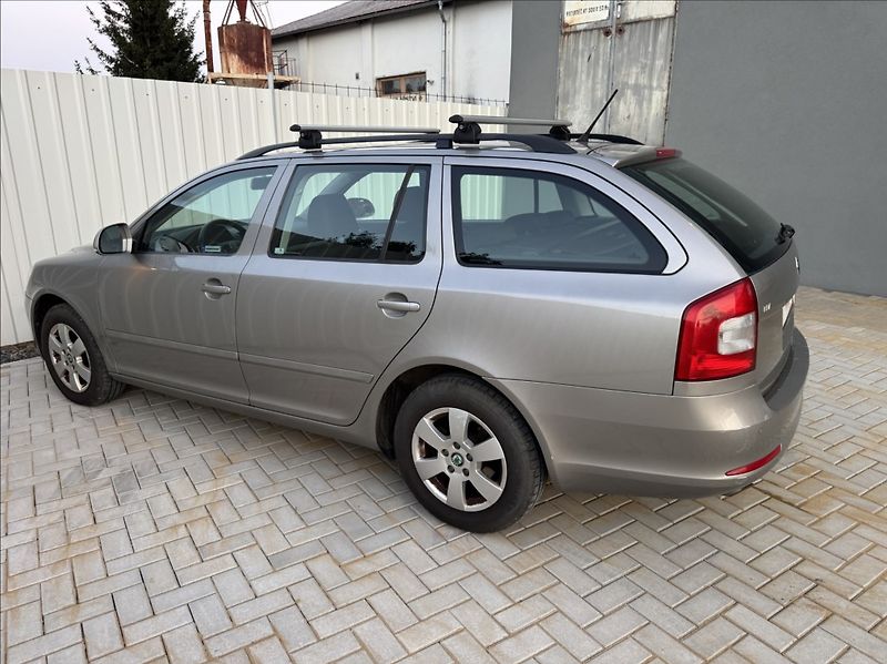 Škoda Octavia 2,0 TDI ELEGANCE tažné původČR - fotka 10 z 50