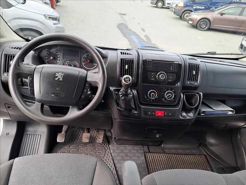 Peugeot Boxer 2,2 HDI  7míst - fotka 10 z 13