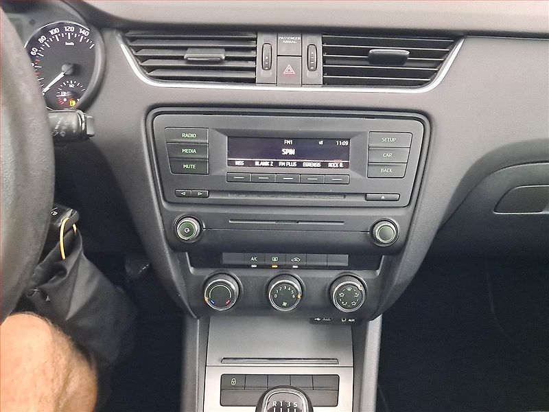 Škoda Octavia (2013) 1.2 TSI - fotka 12 z 16