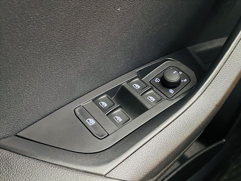 Škoda Karoq 1,5 TSI 110kW DSG Selection - fotka 18 z 26