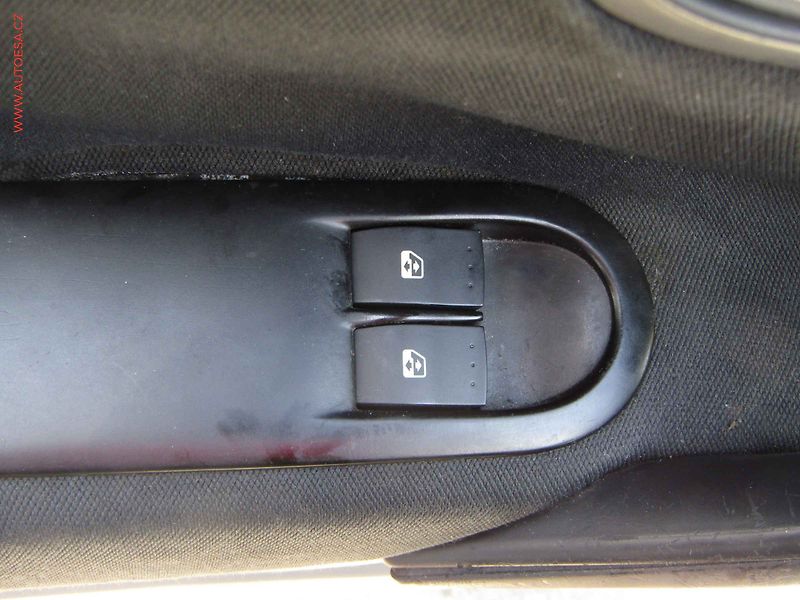 Renault Mégane (2003) 1.5 dCi, AC - fotka 11 z 14
