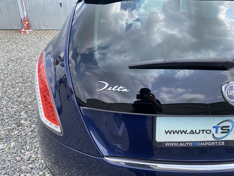 Lancia Delta 2.0JTD 165PS SPORT NAVI SERVIS - fotka 40 z 169
