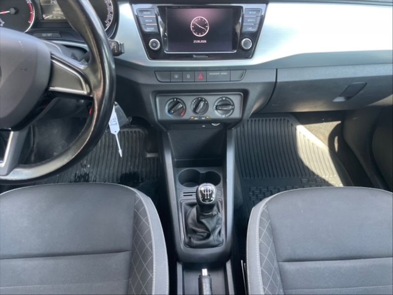 Škoda Fabia 1,0 TSI Ambition - fotka 10 z 11