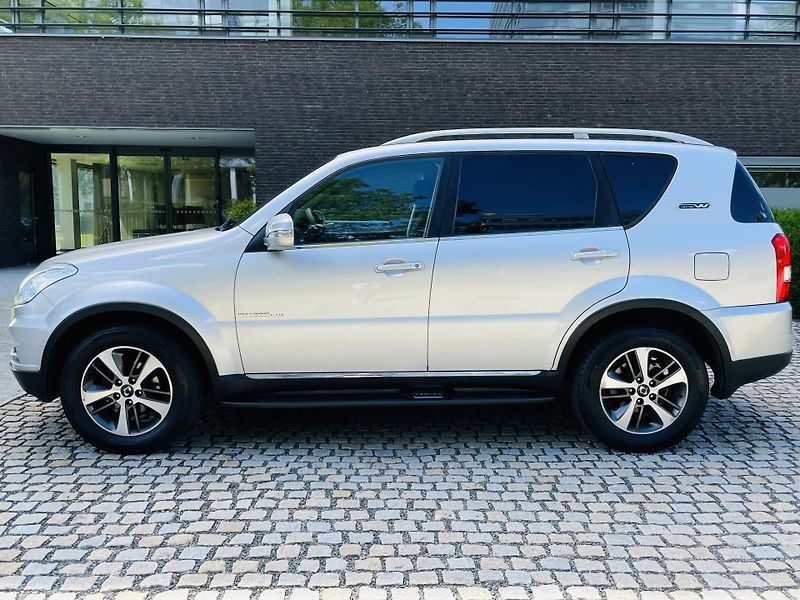 SsangYong Rexton 2.0TD 4x4 AUT KAM 7MÍST TAŽNÉ - fotka 16 z 48