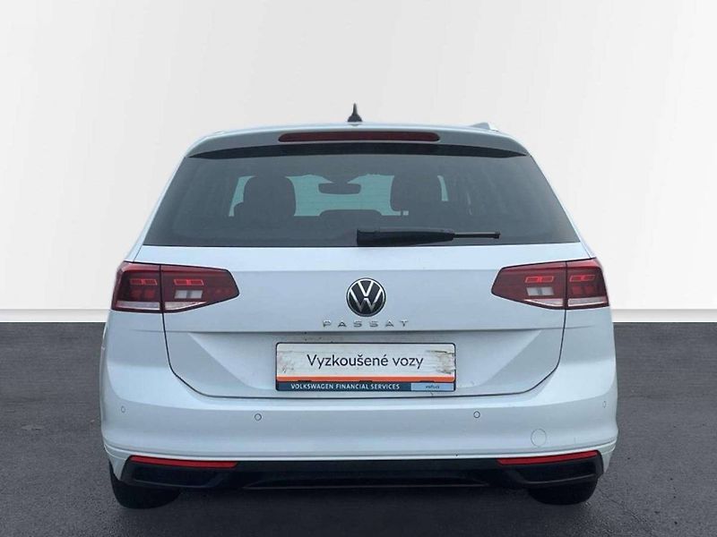 Volkswagen Passat (2022) Variant Business 1.5 TSI - fotka 8 z 20