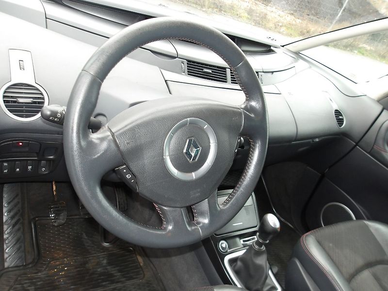 Renault Espace 2,0DCi 110kW 2 x ALU KOLA - fotka 17 z 36