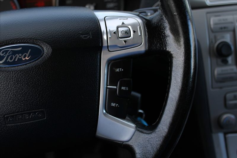Ford S-MAX 2,0 TDCi  TAŽNÉ - fotka 15 z 23