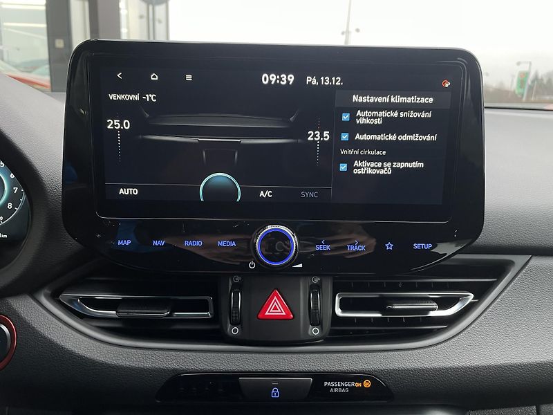 Hyundai i30 1,5 T-GDI MHEV 103kW N-line AT - fotka 29 z 32