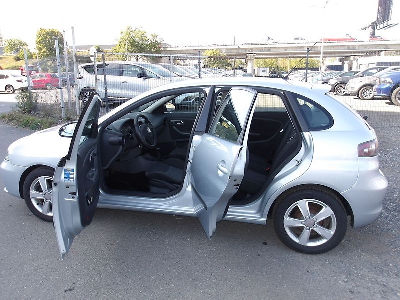 Seat Ibiza 1,2i ČR  2xKOLA ! NOVÁ STK ! - fotka 11 z 32