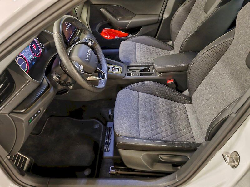 Škoda Octavia (2025) Combi 1.5 TSI 110 kW DSG Sport - fotka 23 z 33